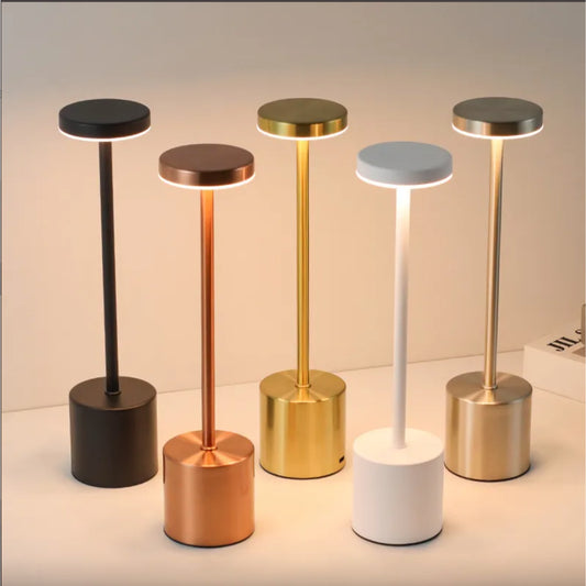 置くだけで、部屋がすっと整う。Hikari One LEDテーブルランプ