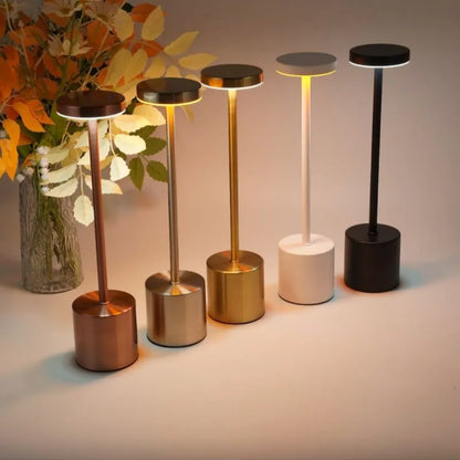 置くだけで、部屋がすっと整う。Hikari One LEDテーブルランプ